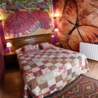 habitacion matrimonial con cama doble en apartamento vacacional en pancar